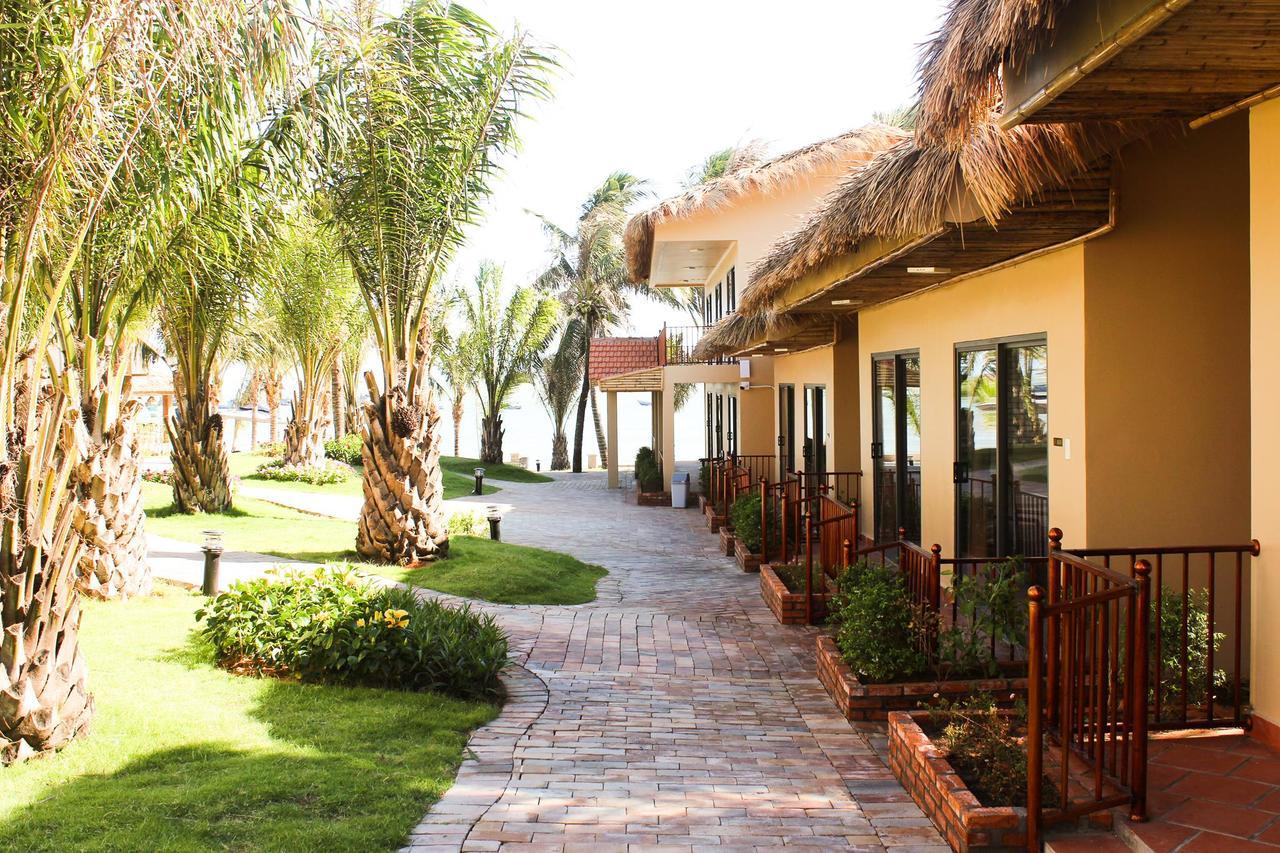 Eagles Beach Resort Phan Thiết Buitenkant foto