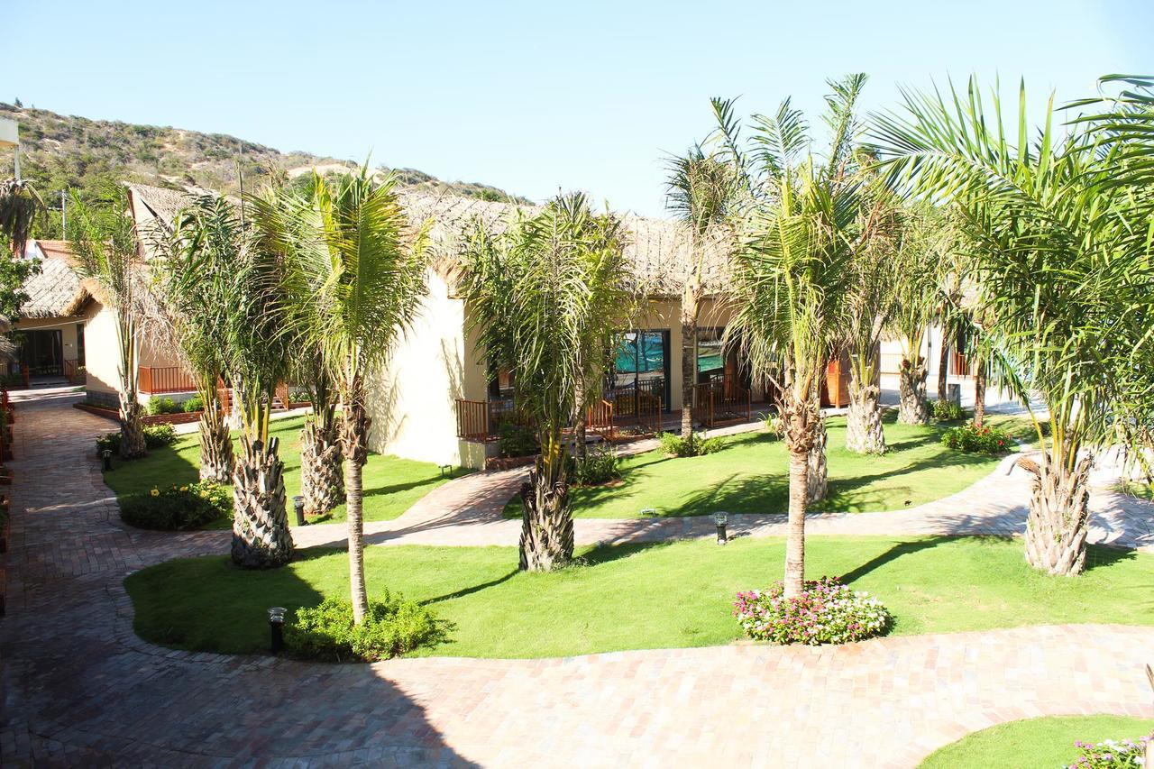 Eagles Beach Resort Phan Thiết Buitenkant foto
