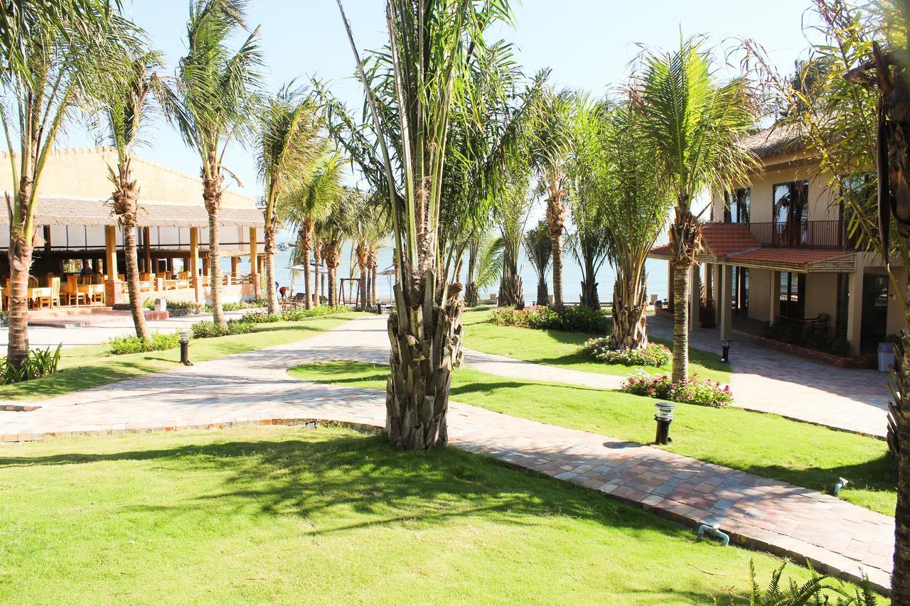 Eagles Beach Resort Phan Thiết Buitenkant foto