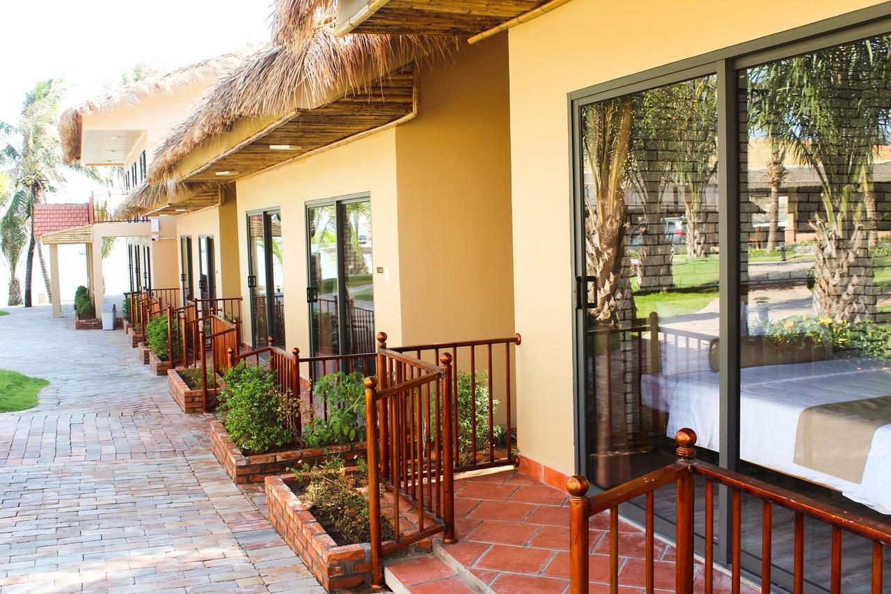 Eagles Beach Resort Phan Thiết Buitenkant foto
