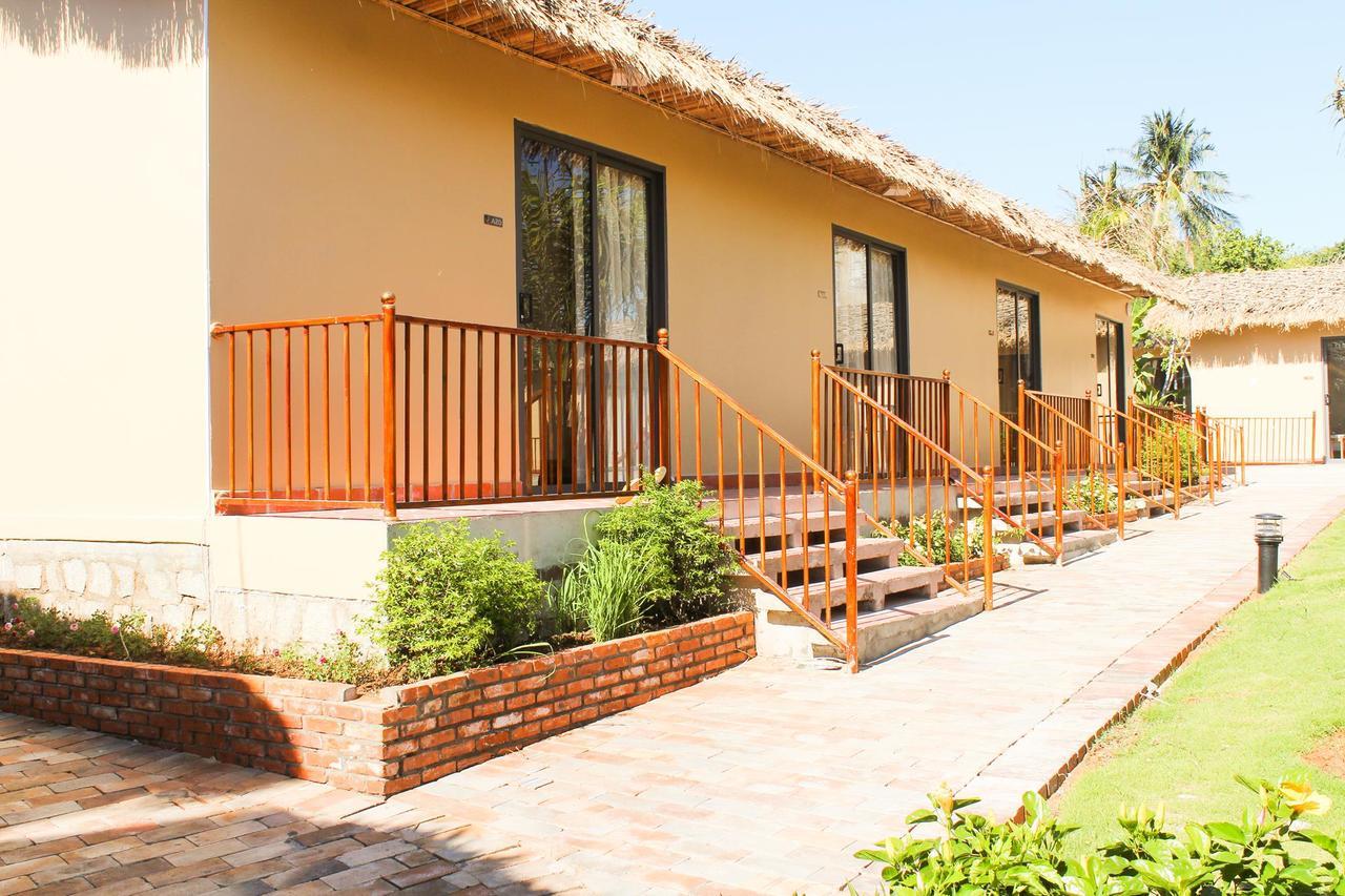 Eagles Beach Resort Phan Thiết Buitenkant foto