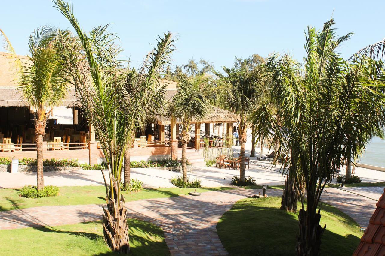 Eagles Beach Resort Phan Thiết Buitenkant foto