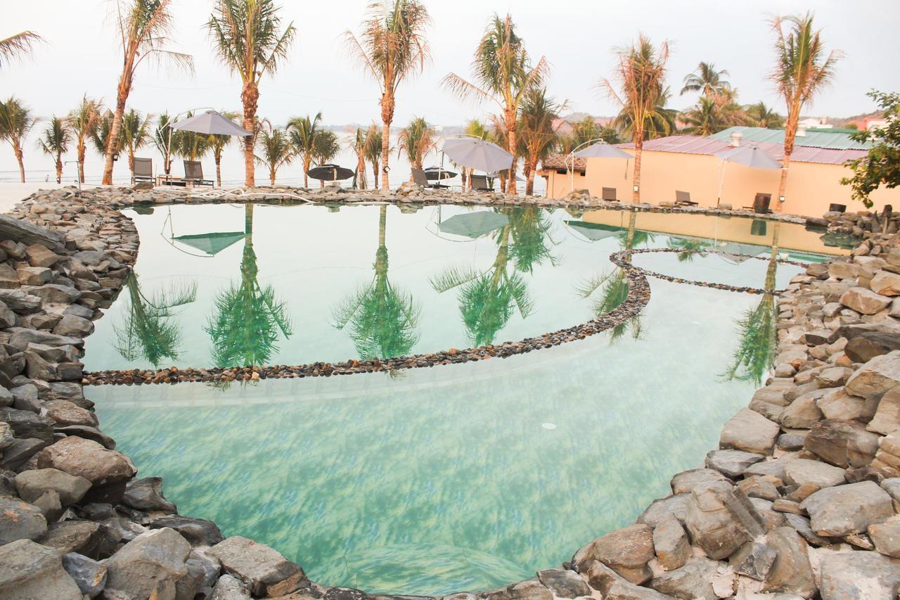 Eagles Beach Resort Phan Thiết Buitenkant foto